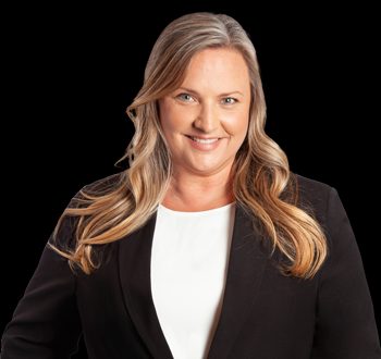 Photo of Holly MacIntosh, Senior Wealth Associate, Expert Team Member.