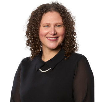 Photo of Suzanne Alleyne, Wealth Associate, member of team expert.