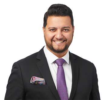 Photo of Aniss Alkamari, Wealth Advisor and Porfolio Manager, member of the team of experts. 