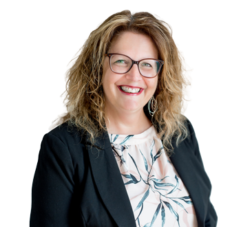 Photo of Lyne Arsenault, Senior Wealth Associate, member of the team of experts. 