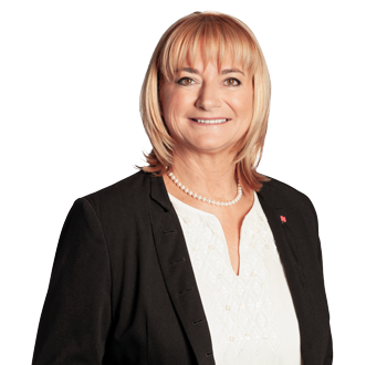 Photo of Brigitte Chapdelaine, Wealth Advisor & Portfolio Manager, member of the team of experts. 
