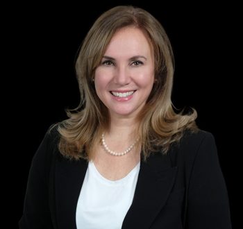 Photo of Susan King, Senior Wealth Associate, member of the team of experts. 
