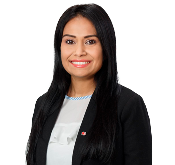 Photo of Amrita Basu, Senior Wealth Associate, member of the team of experts. 