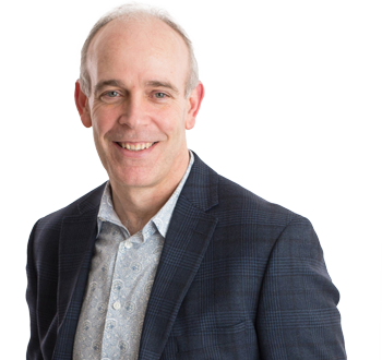 Photo of Iain MacDougall, Senior Wealth Advisor & Portfolio Manager, member of the team of experts. 