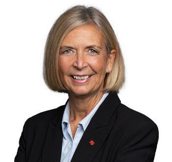 Photo of Sylvie Poirier, Senior Wealth Advisor, member of the team of experts.