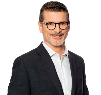Photo of Luc Richard, Wealth Advisor & Portfolio Manager, member of the team of experts. 