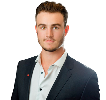Photo of Easton Trenke, Associate Wealth Advisor, member of the team of experts. 