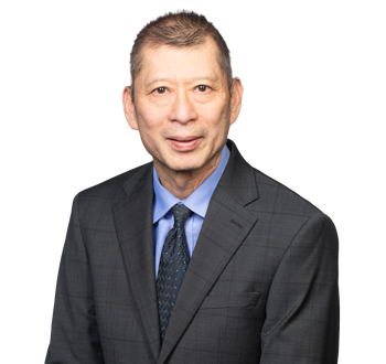 Photo of Warren Lo, Wealth Advisor & Portfolio Manager, member of the team of experts. 