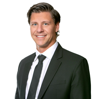 Photo of Dustin Erbach, Wealth Associate, member of the team of experts. 