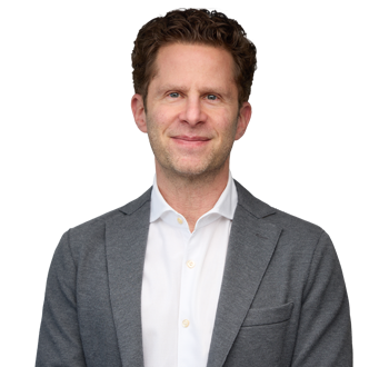 Photo of Daniel Valmont, Wealth Advisor & Portfolio Manager, member of the team of experts. 