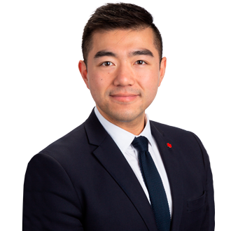 Photo of Derek Cheung, Senior Personal Banker, member of the team of experts. 
