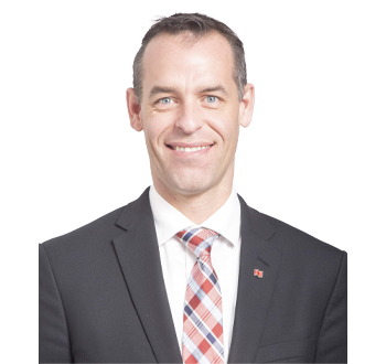 Photo of Simon Giroux, Manager, Banking solutions for business, collaborator